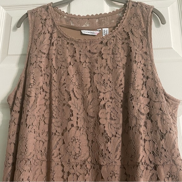 Isaac Mizrahi dress 1X sleeveless lined lace dress in mocha side zip eyelash hem - Picture 3 of 16